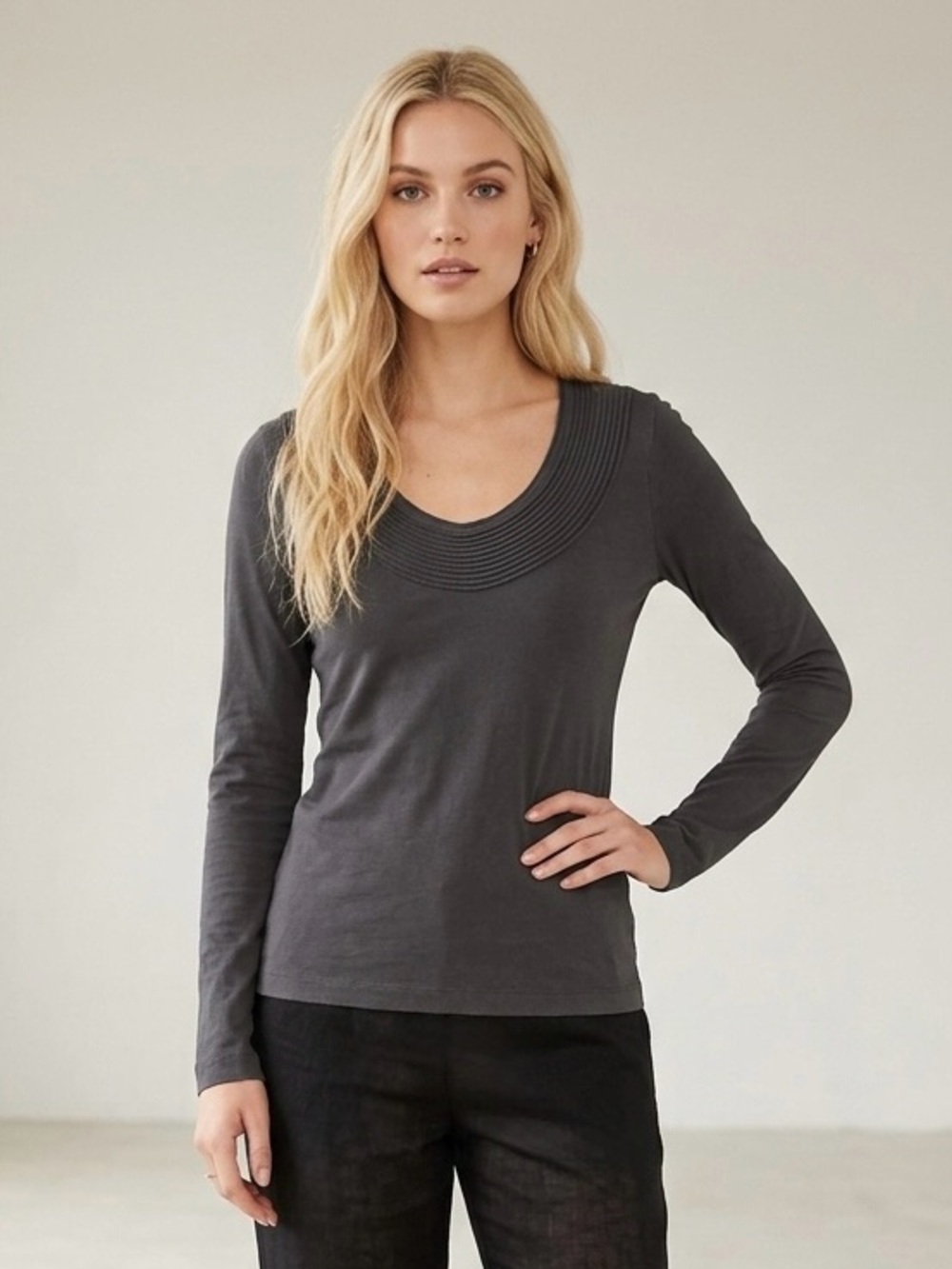 Isda & Co Gray Ribbed Scoop Neckline Long Sleeve Fitted Top